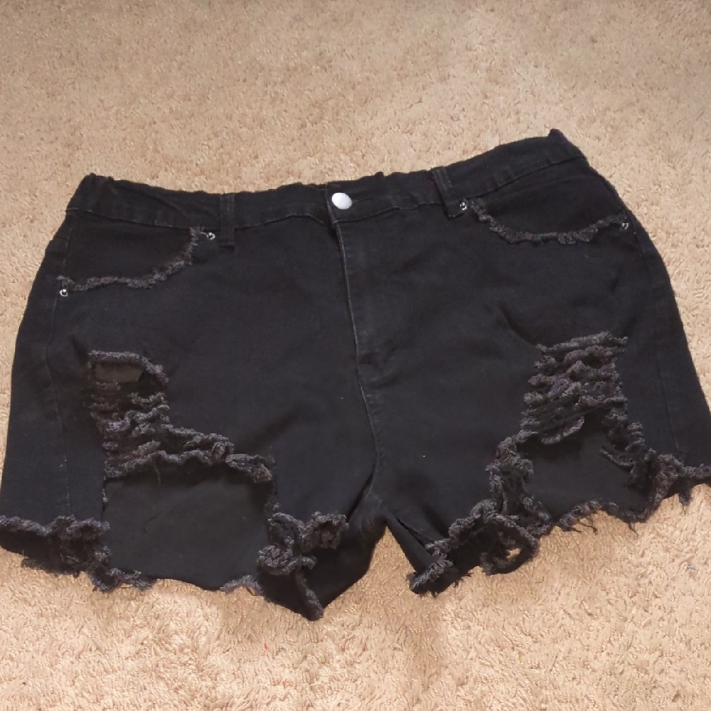 ROMWE Black Distressed Jean Shorts Shredded/Stretch Comfort.